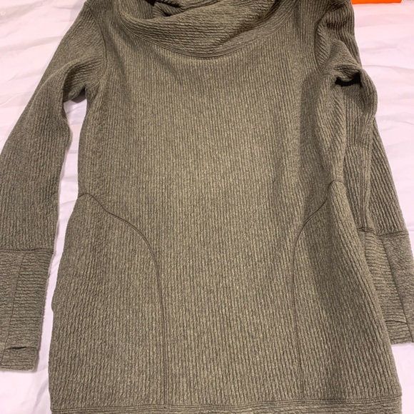 Lululemon along the way dress - Picture 2 of 4